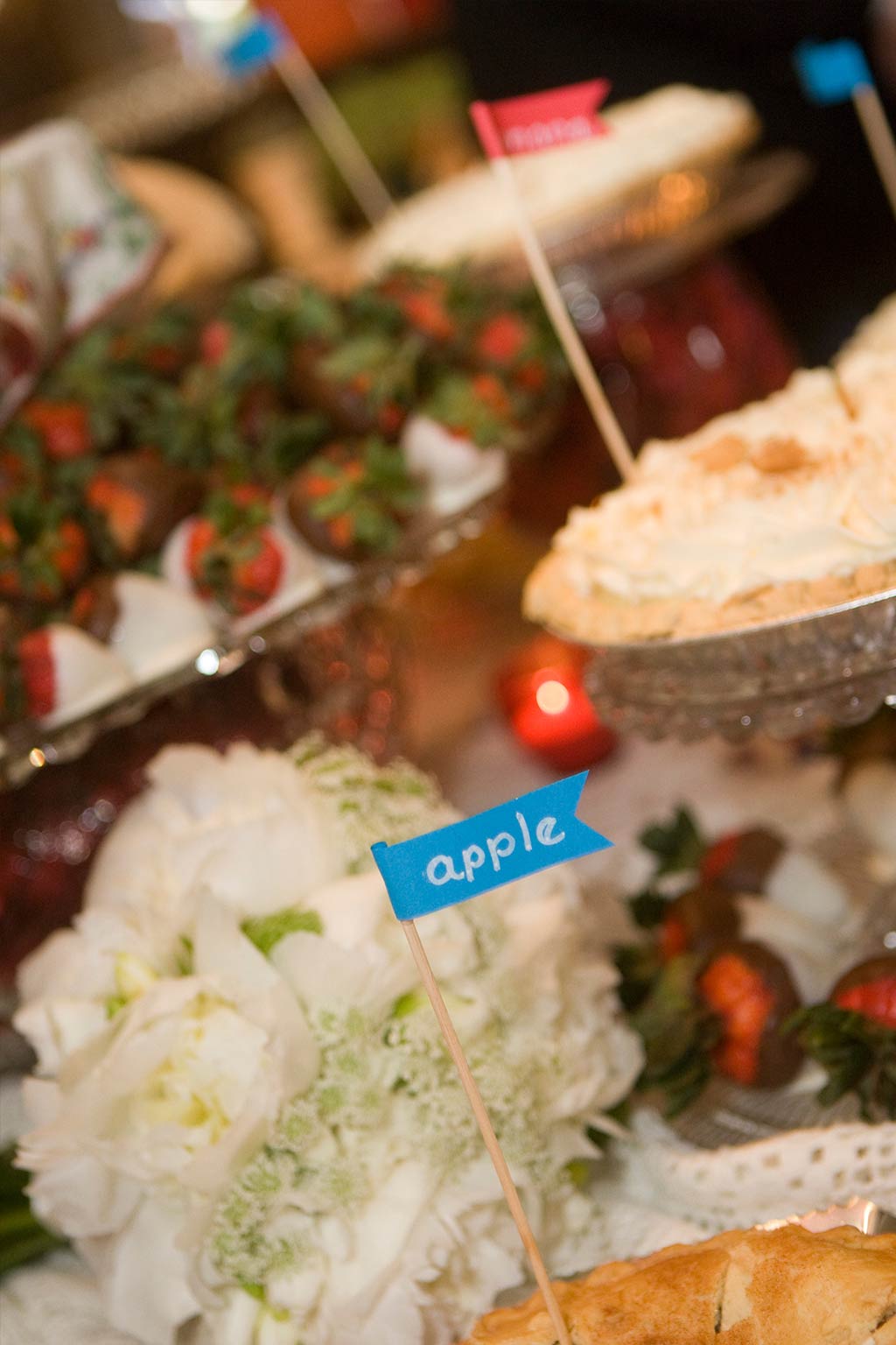 apple pies with flag banner at Texas wedding