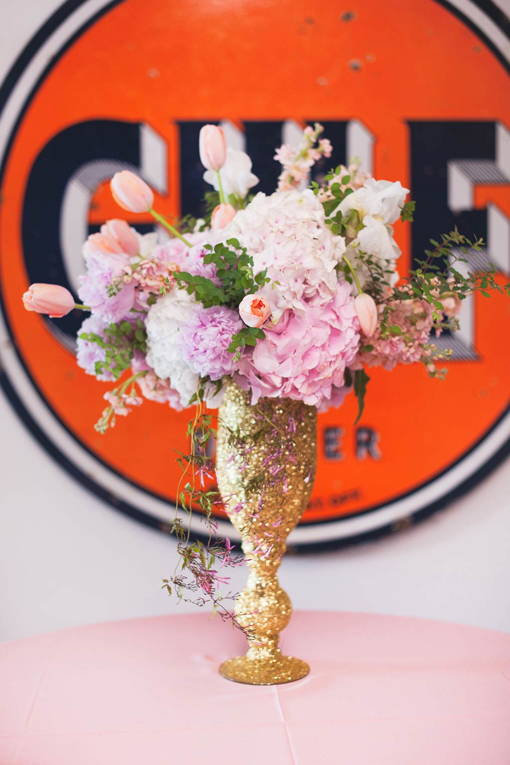 Gold Glitter Vase Sign in Arrangement